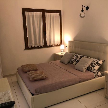 דירות טאולאדה Elegante Monolocale Al Centro Del Paese מראה חיצוני תמונה