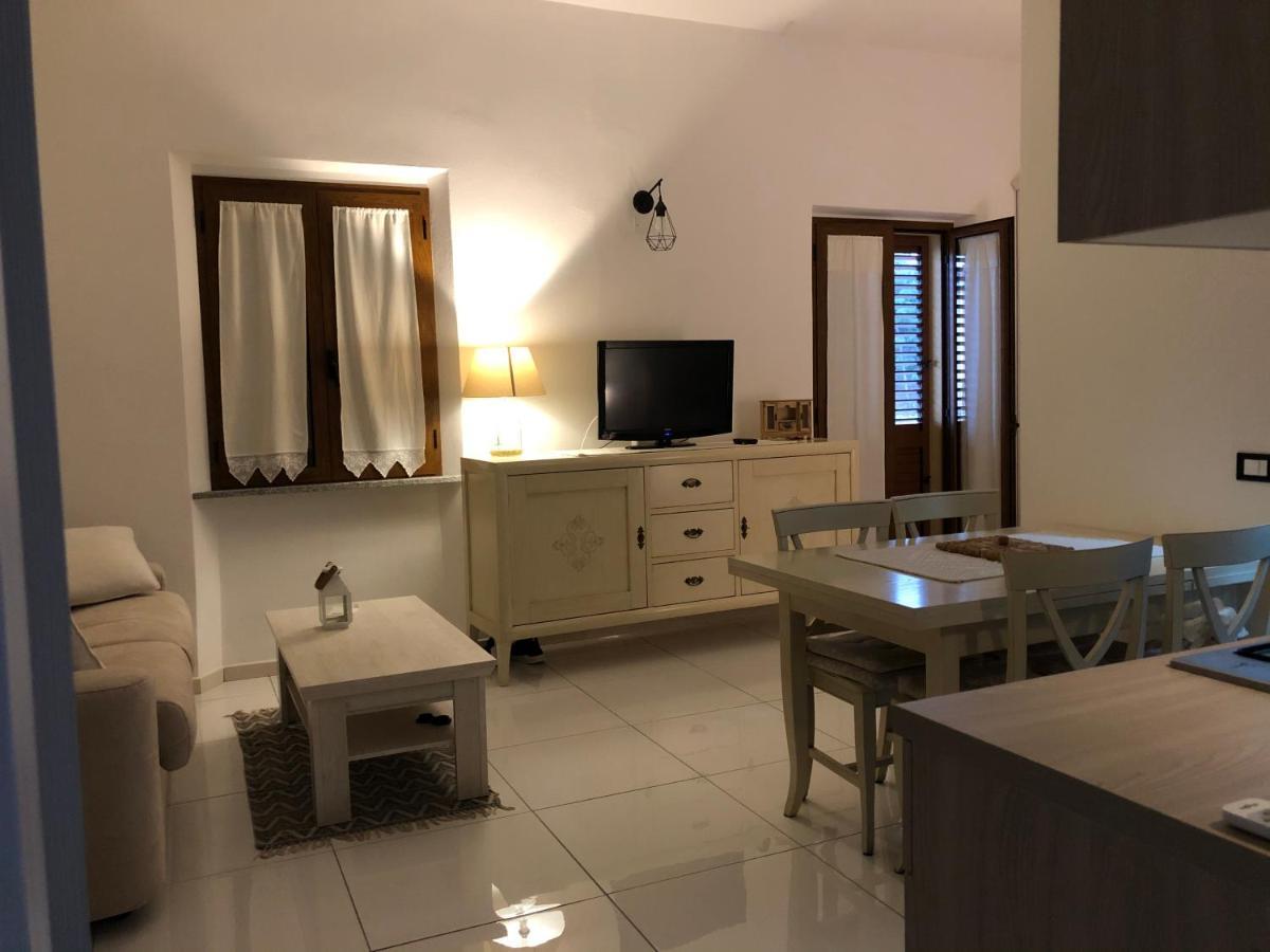 דירות טאולאדה Elegante Monolocale Al Centro Del Paese מראה חיצוני תמונה